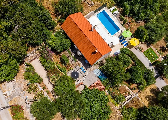 House Ko An-four Bedroom With Terrace And Swimming Pool Dom wakacyjny