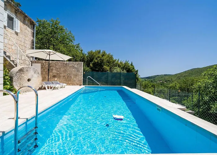 House Ko An-four Bedroom With Terrace And Swimming Pool Dom wakacyjny