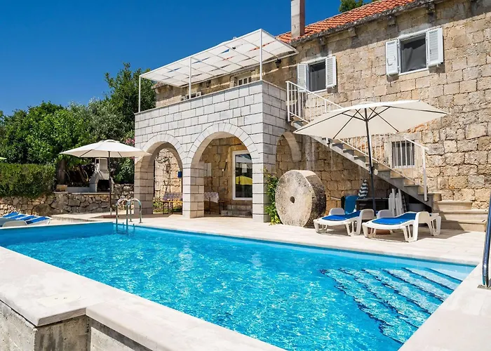 House Ko An-four Bedroom With Terrace And Swimming Pool