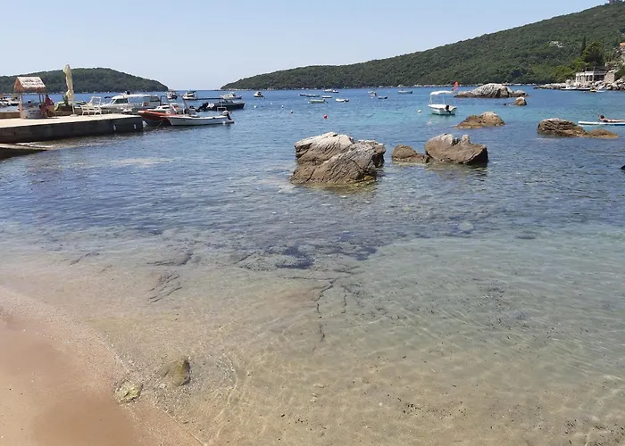 House Ko An-four Bedroom With Terrace And Swimming Pool Dom wakacyjny