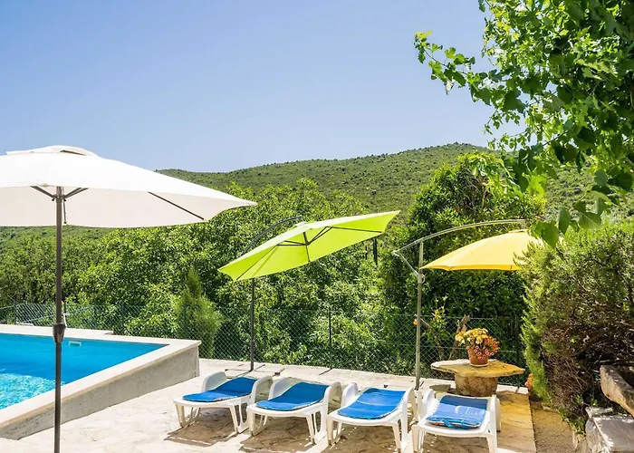 Dom wakacyjny House Ko An-four Bedroom With Terrace And Swimming Pool