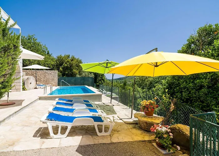 Dom wakacyjny House Ko An-four Bedroom With Terrace And Swimming Pool *