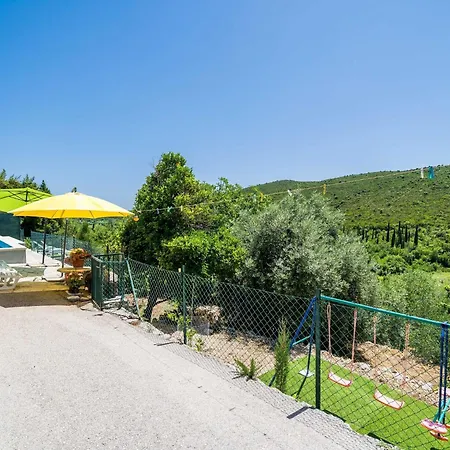 بيت للعطل House Ko An-four Bedroom With Terrace And Swimming Pool Gruda