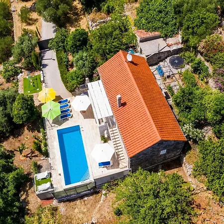 House Ko An-four Bedroom With Terrace And Swimming Pool Vikendica Gruda