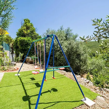 بيت للعطل House Ko An-four Bedroom With Terrace And Swimming Pool Gruda