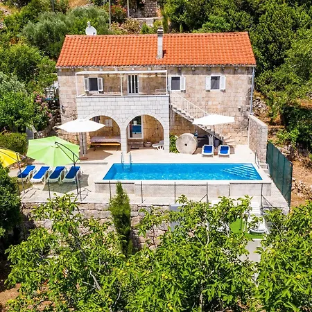 House Ko An-four Bedroom With Terrace And Swimming Pool Vikendica *