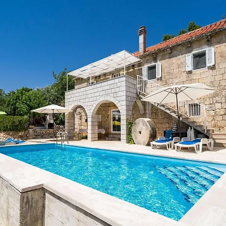 House Ko An-four Bedroom With Terrace And Swimming Pool Vikendica Gruda